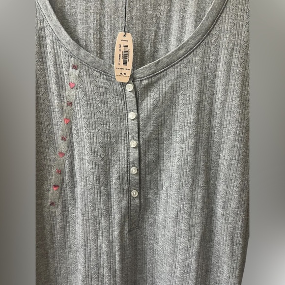 NWT Victoria’s Secret grey glittery long sleeve Henley top Size Medium. #10269 - Picture 2 of 7